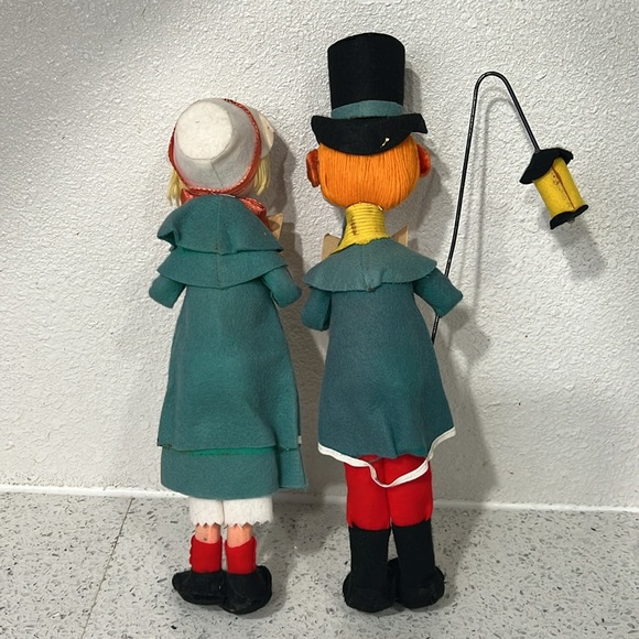 R. Dakin & Company Dream Dolls Carolers Preowned - Picture 2 of 15